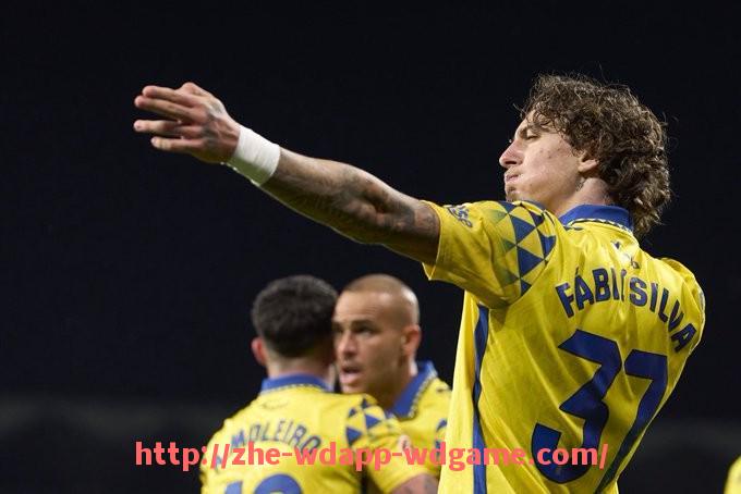 问鼎娱乐官网-英超球员英语学习的重要性及培训方案介绍