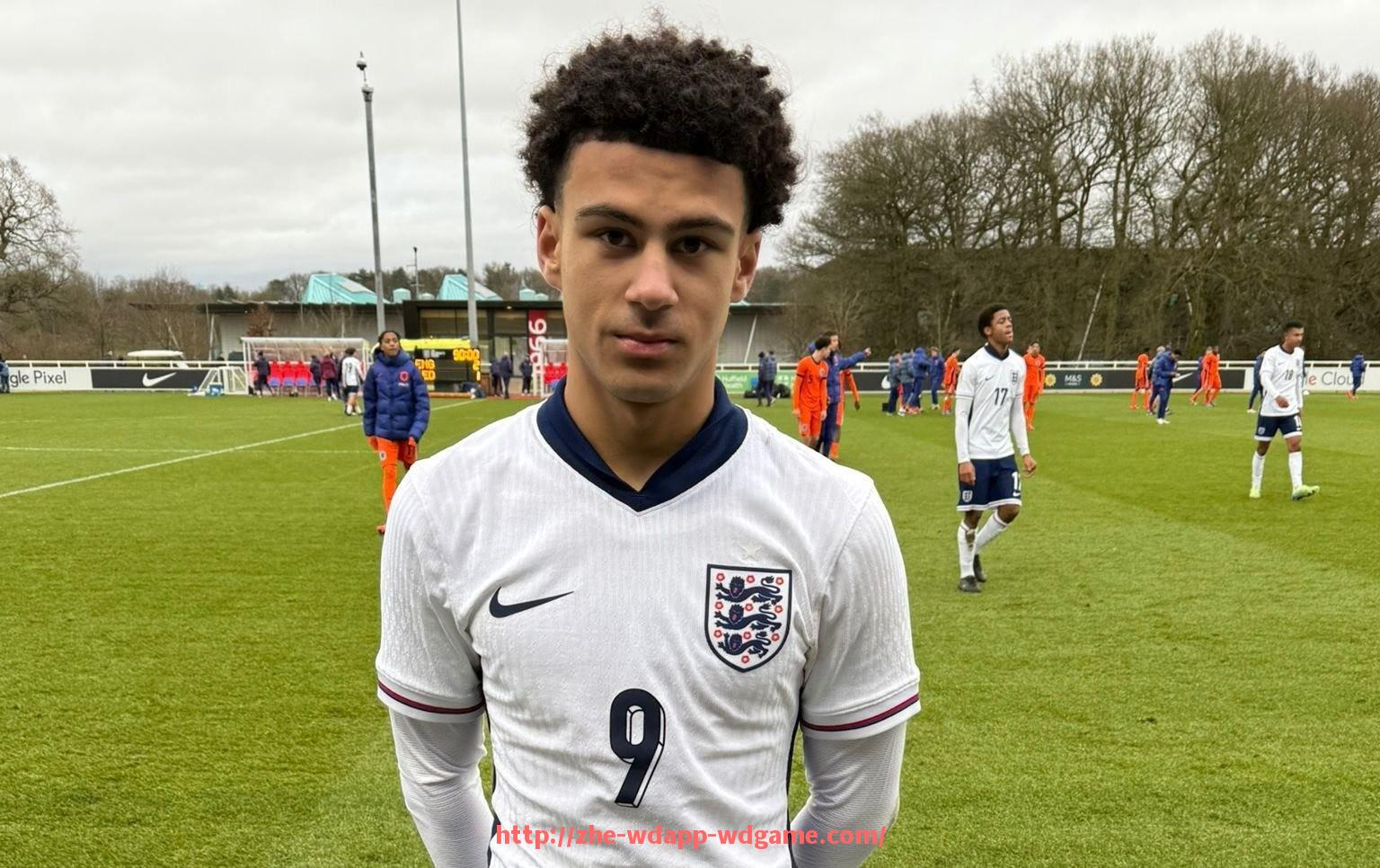 问鼎娱乐官网-法甲球员总进球排行榜及各年代对比分析